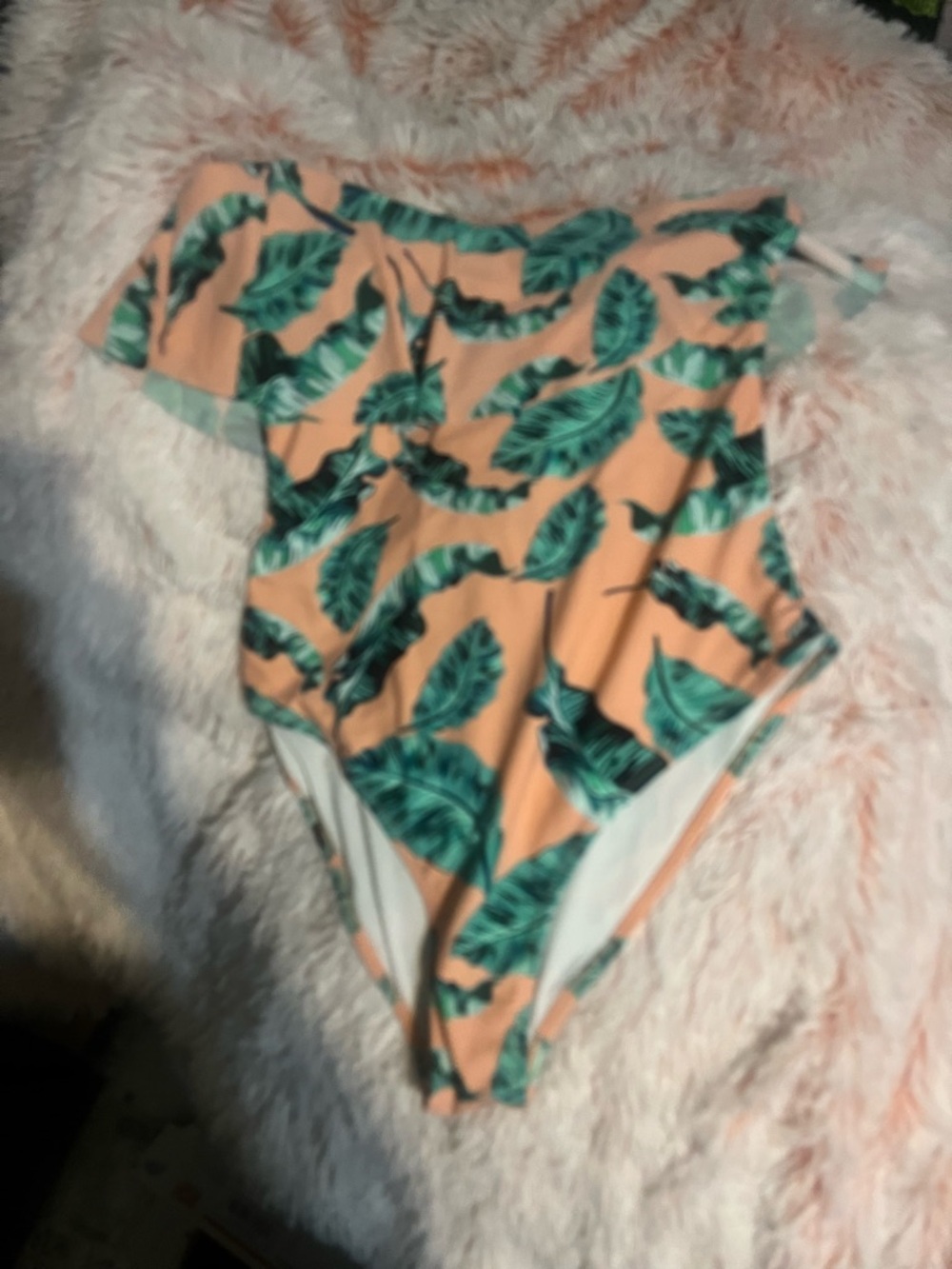 Cupshe One-Shoulder Peach Swimsuit with Green Leaf Print ~ Large ~ No strap NWOT